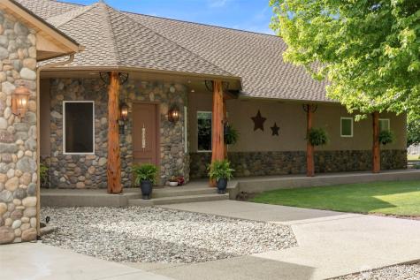2720 NW Cascade Avenue East Wenatchee WA 98802