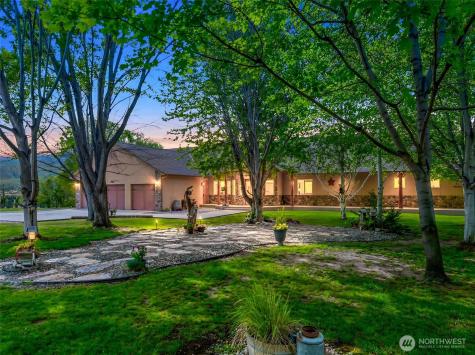 2720 NW Cascade Avenue East Wenatchee WA 98802