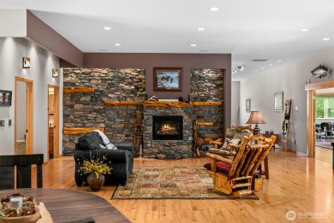 2720 NW Cascade Avenue East Wenatchee WA 98802