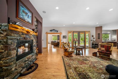 2720 NW Cascade Avenue East Wenatchee WA 98802