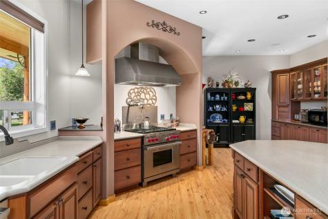 2720 NW Cascade Avenue East Wenatchee WA 98802