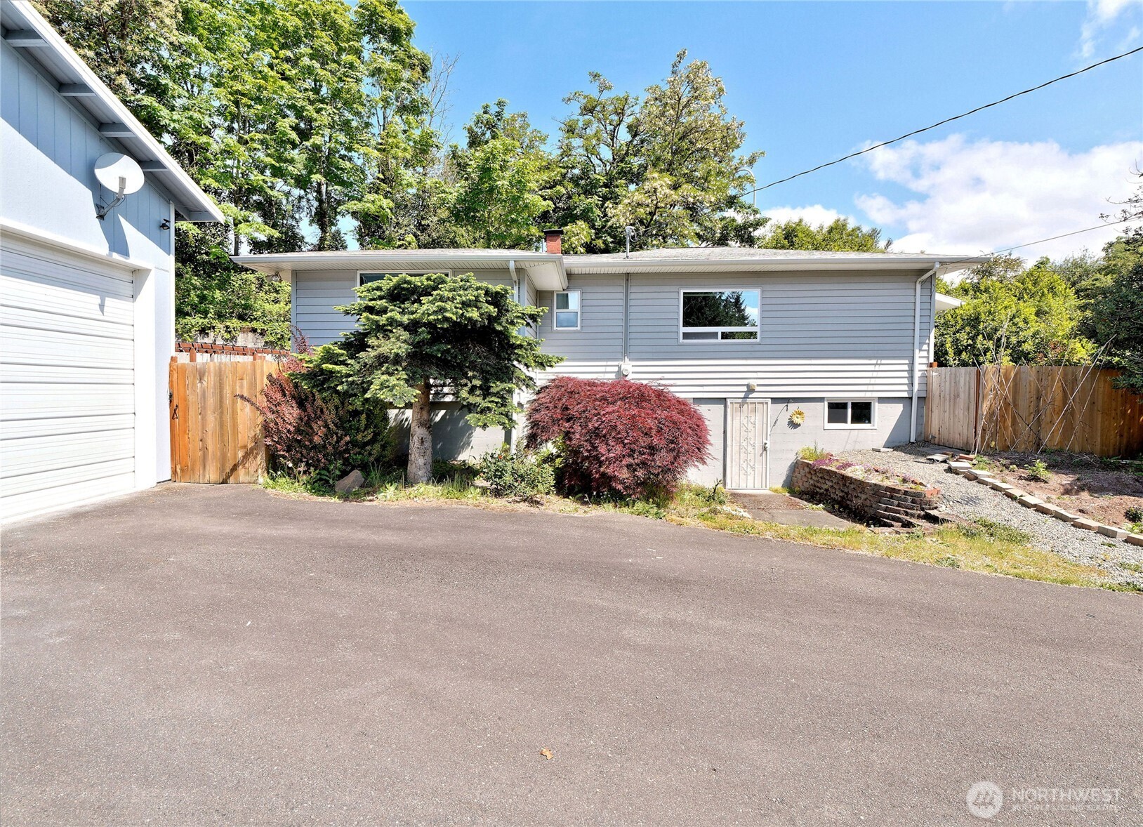 423 Lind Avenue SW Renton WA 98057