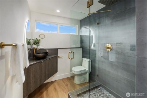 5520 Brooklyn Avenue NE Seattle WA 98105