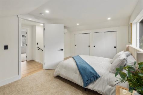 5520 Brooklyn Avenue NE Seattle WA 98105