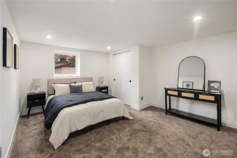 5520 Brooklyn Avenue NE Seattle WA 98105