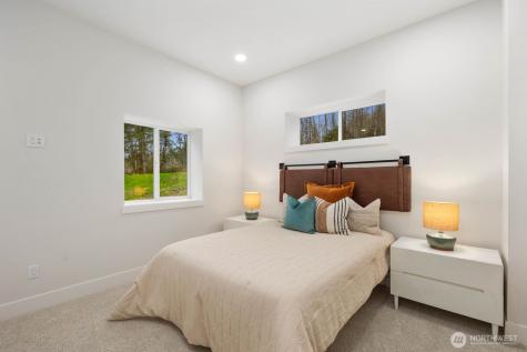 32922 SE Kuzak Road Enumclaw WA 98022