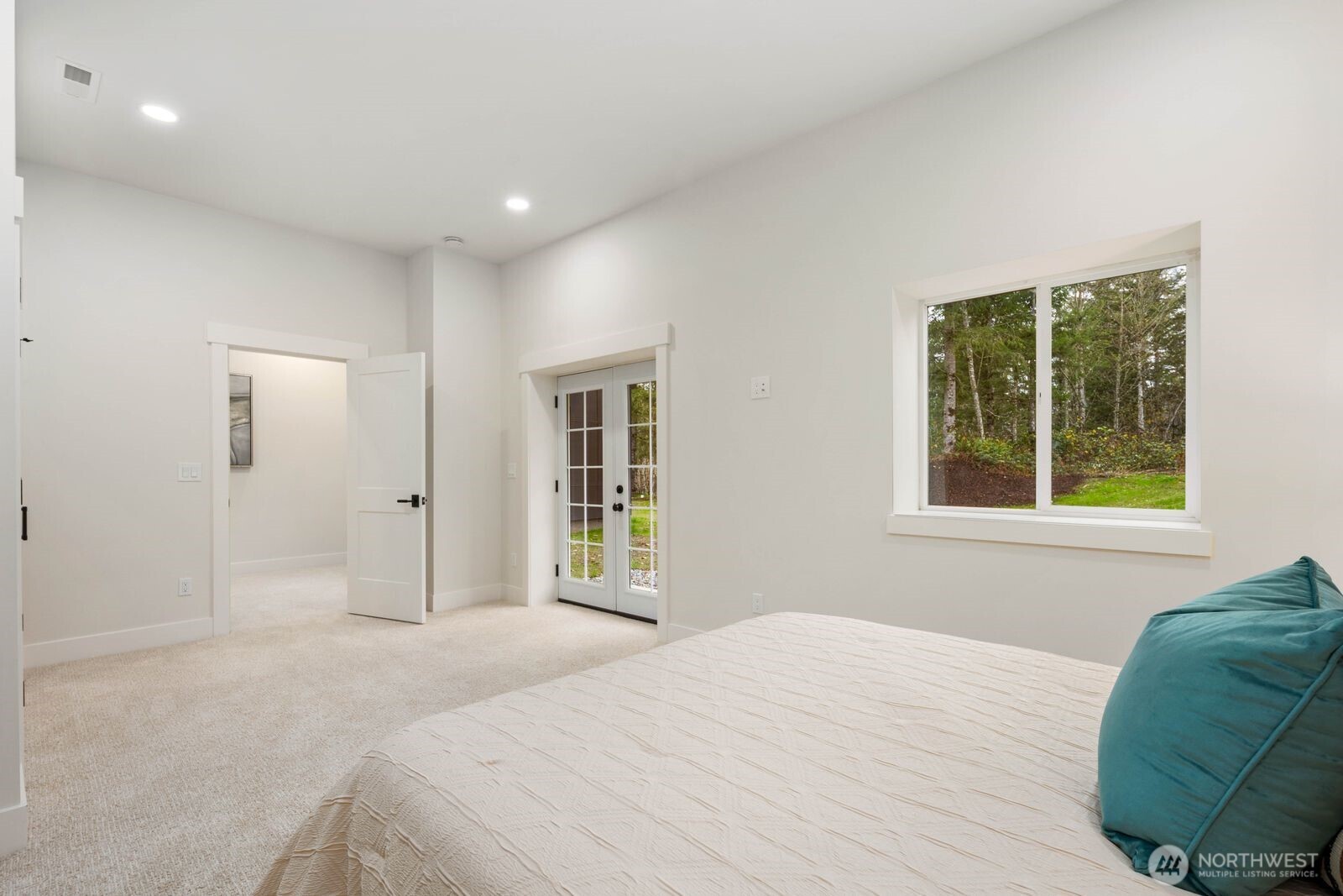 32922 SE Kuzak Road Enumclaw WA 98022