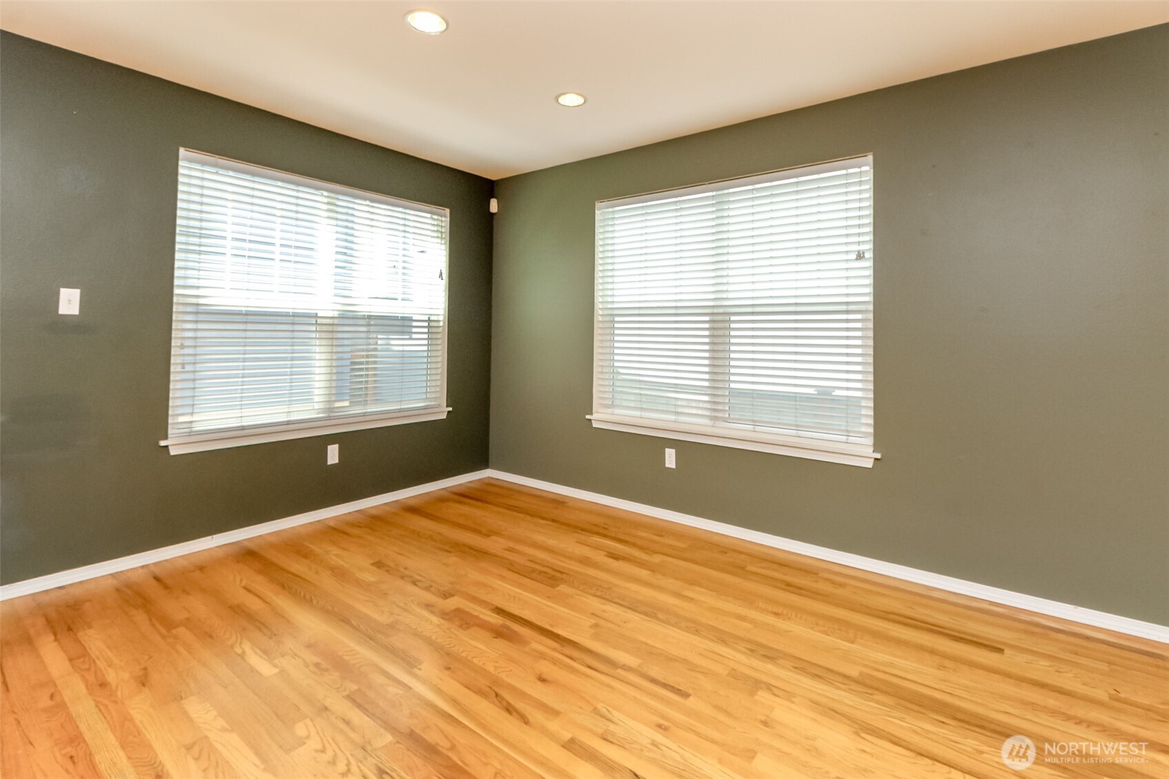 2816 SW Adams Street Seattle WA 98126