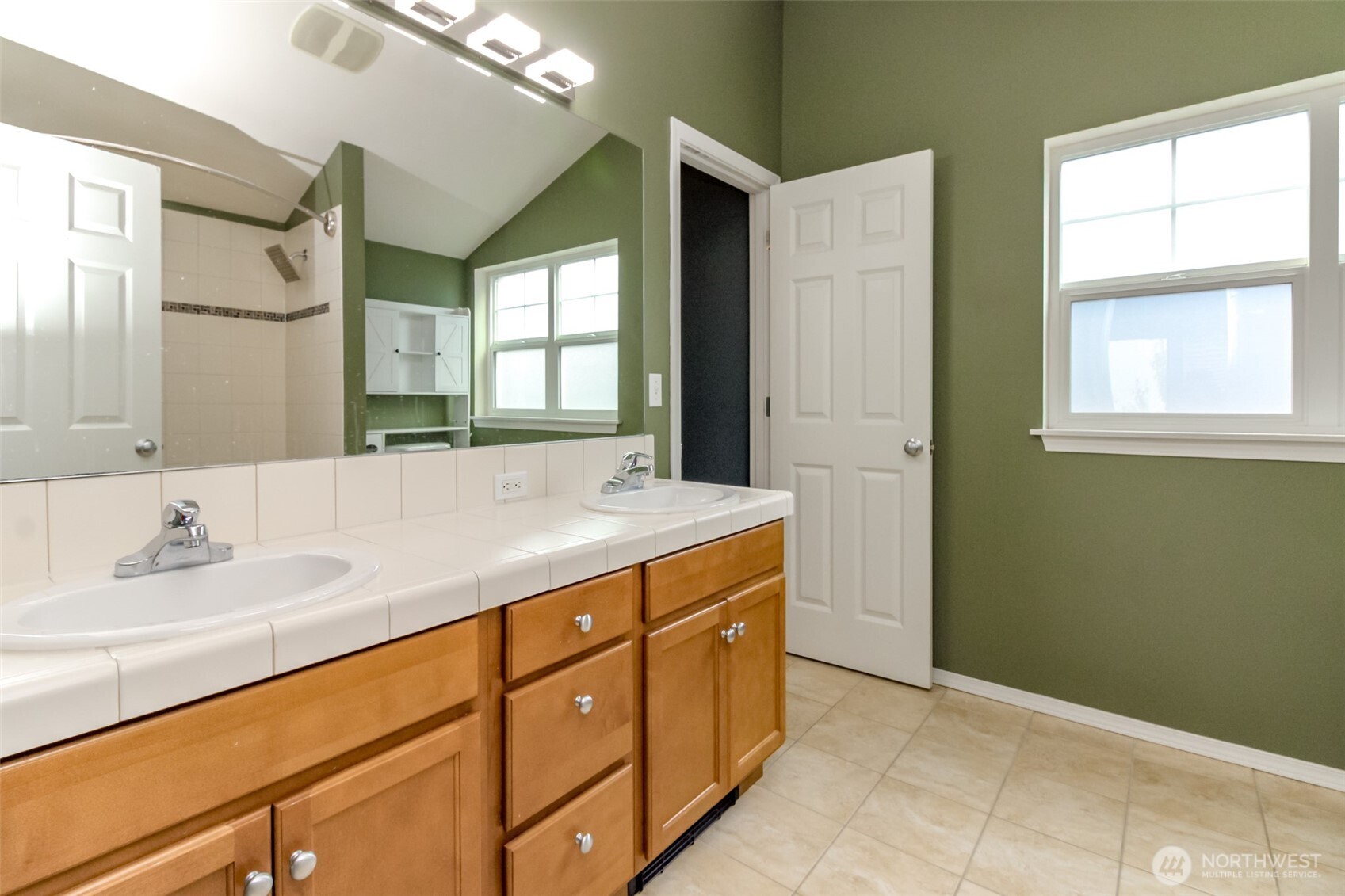 2816 SW Adams Street Seattle WA 98126
