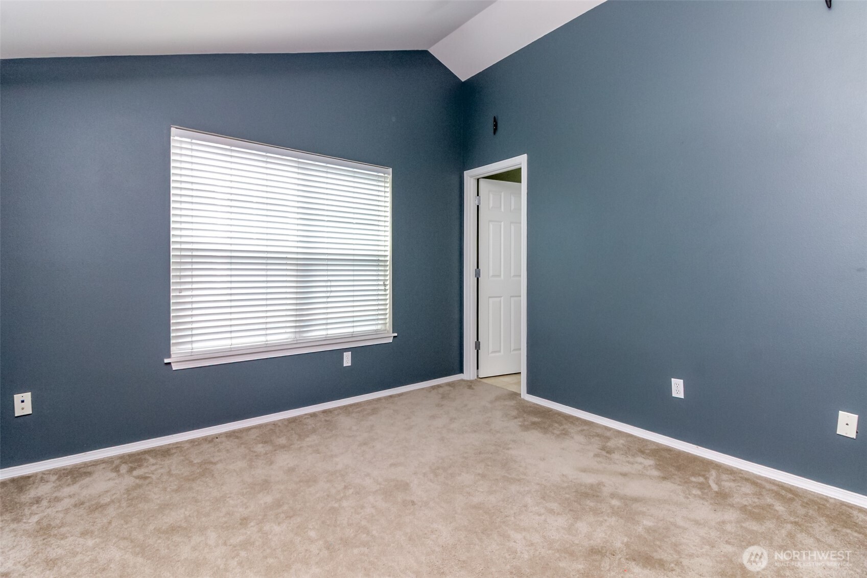 2816 SW Adams Street Seattle WA 98126