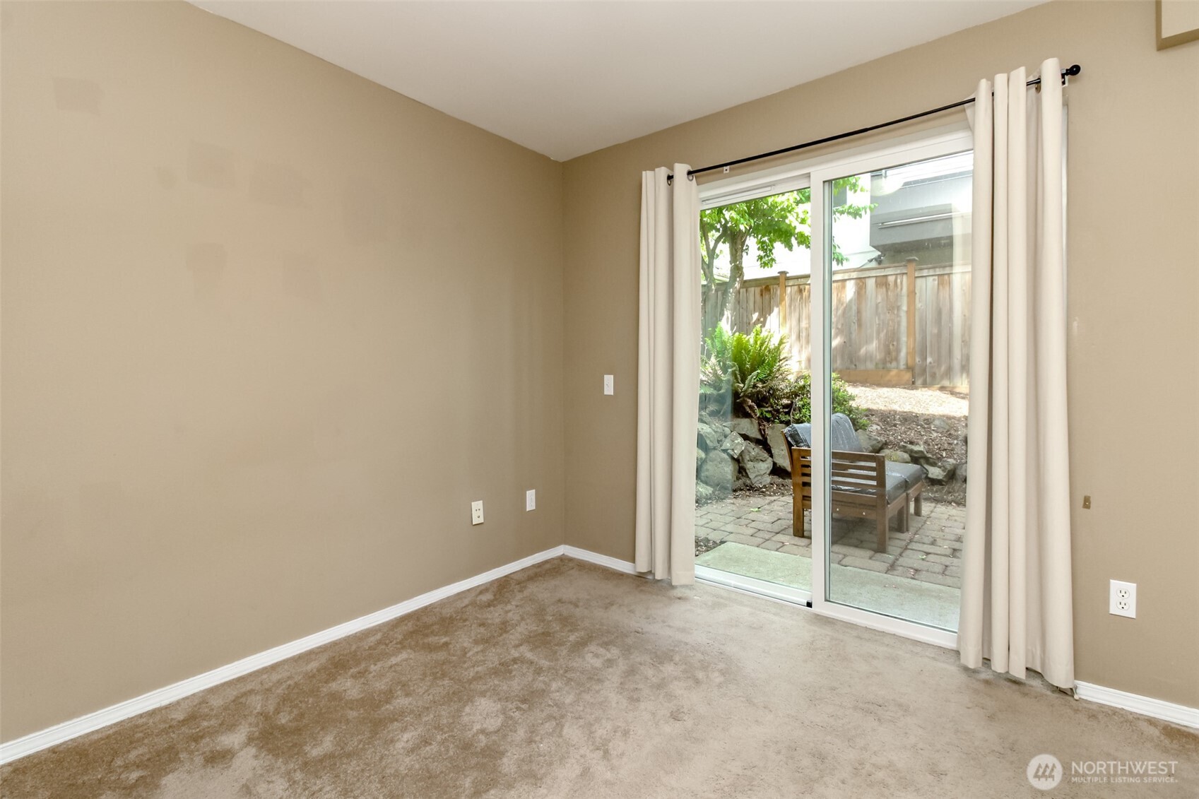 2816 SW Adams Street Seattle WA 98126