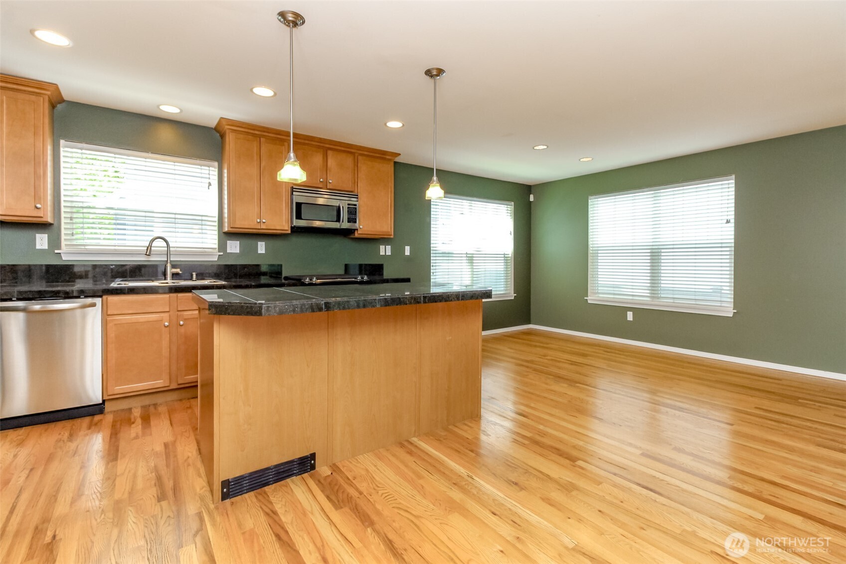 2816 SW Adams Street Seattle WA 98126