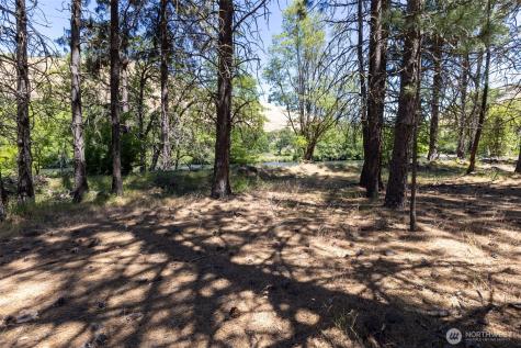 992 Highway 142 E Lyle WA 98635