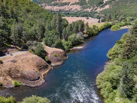 992 Highway 142 E Lyle WA 98635