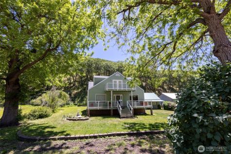 992 Highway 142 E Lyle WA 98635