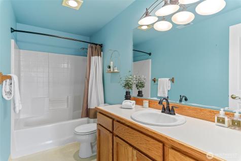 1268 E Spencer Court La Center WA 98629