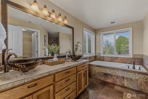 1268 E Spencer Court La Center WA 98629