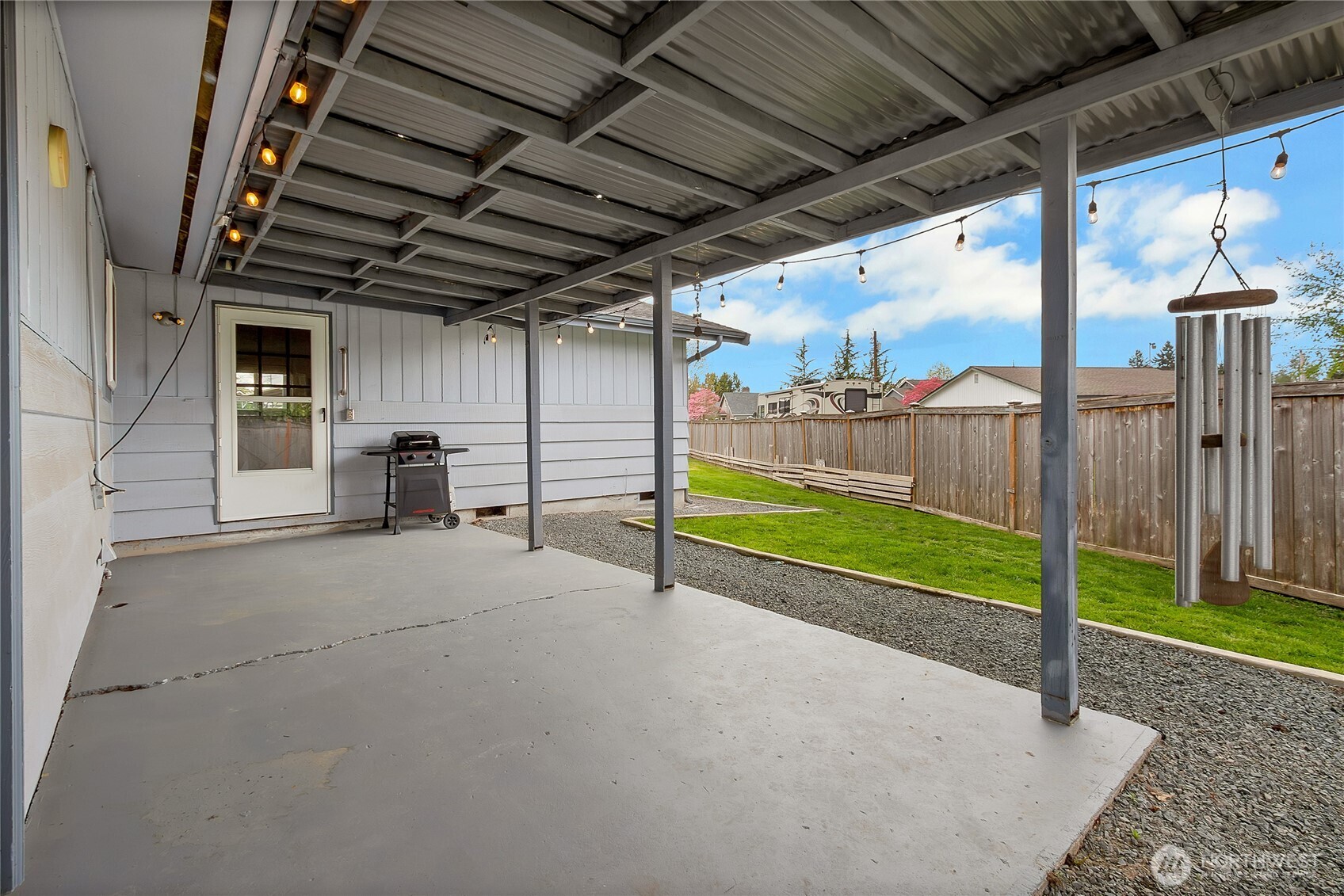 1108 20th Street NW Puyallup WA 98371
