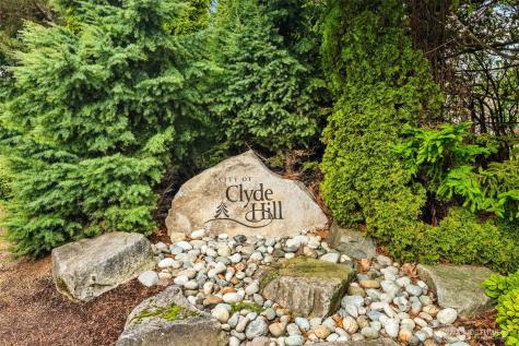 2411 98TH Clyde Hill WA 98004