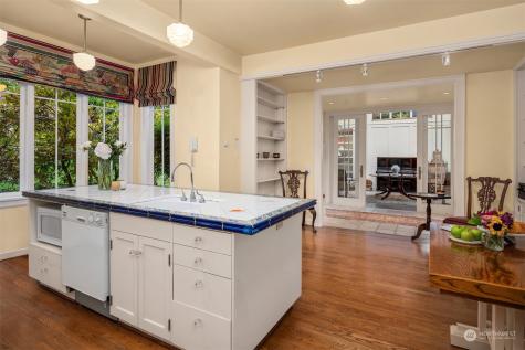 3802 E John Street Seattle WA 98112