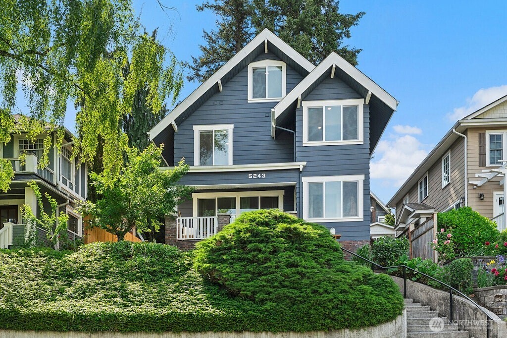 5243 19th Avenue NE Seattle WA 98105