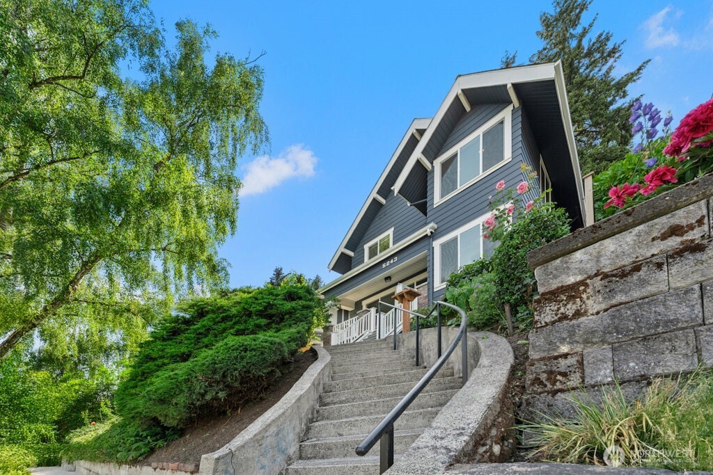 5243 19th Avenue NE Seattle WA 98105