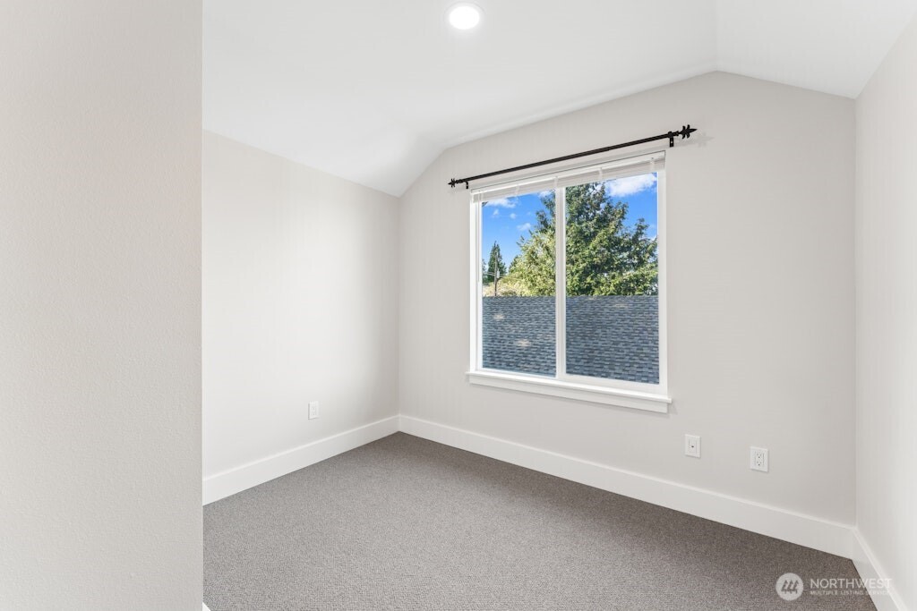 5243 19th Avenue NE Seattle WA 98105