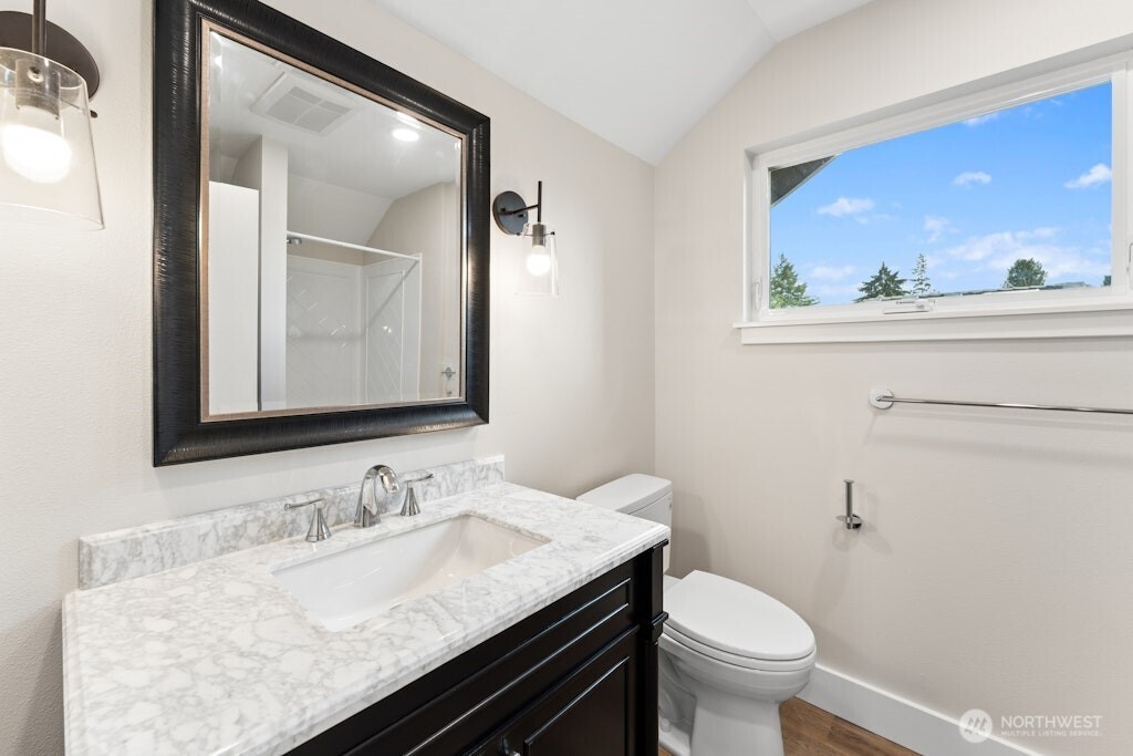 5243 19th Avenue NE Seattle WA 98105