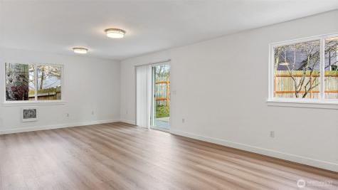 5909 Glenwood Avenue Everett WA 98203