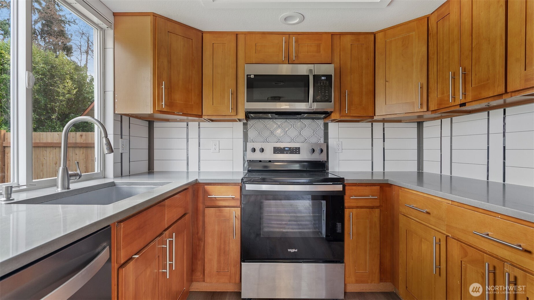 5909 Glenwood Avenue Everett WA 98203