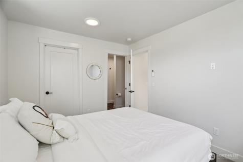 71 W Dravus Street Seattle WA 98119