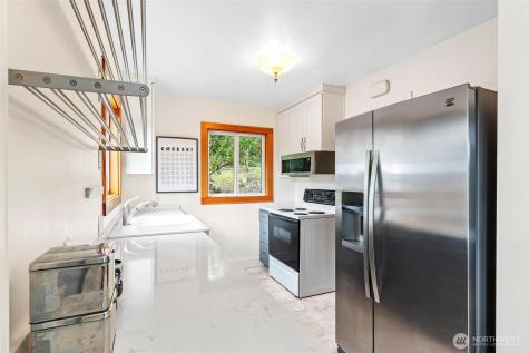9911 31st Avenue SW Seattle WA 98126