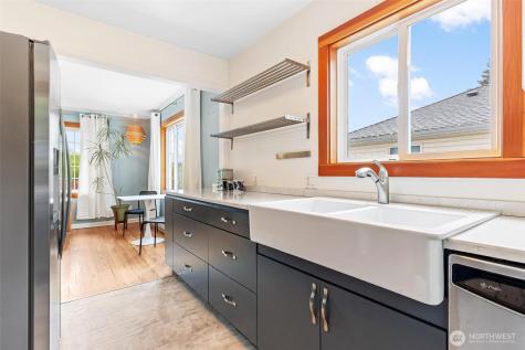 9911 31st Avenue SW Seattle WA 98126