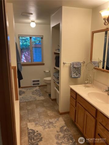 21 N Beaver Place N Hoodsport WA 98548