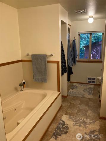 21 N Beaver Place N Hoodsport WA 98548