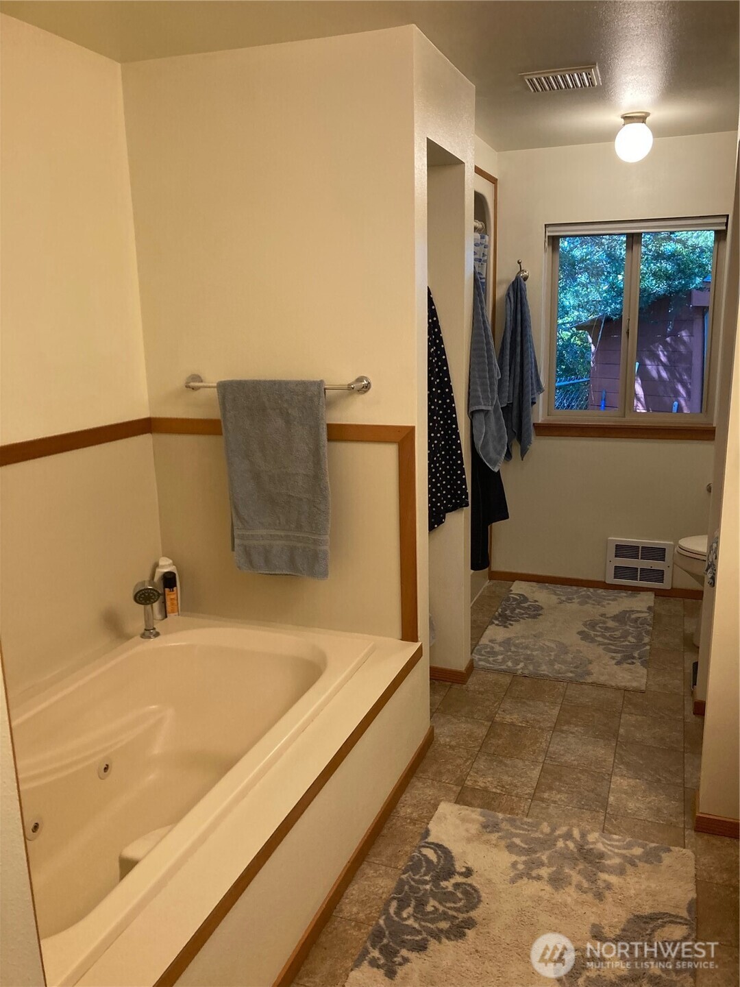 21 N Beaver Place N Hoodsport WA 98548