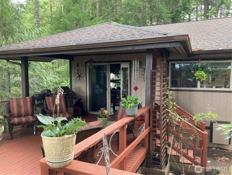 21 N Beaver Place N Hoodsport WA 98548