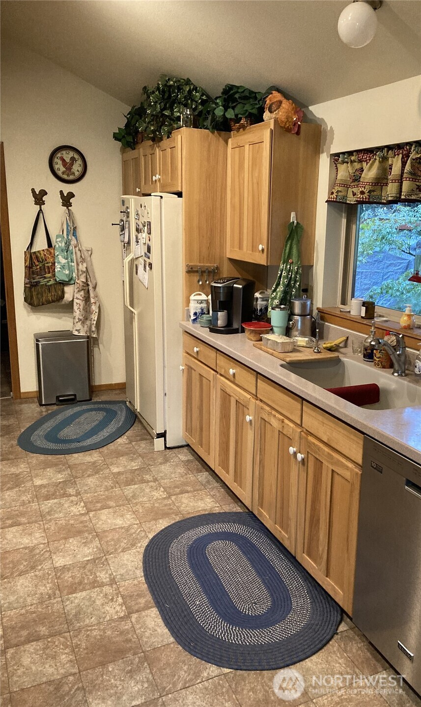 21 N Beaver Place N Hoodsport WA 98548