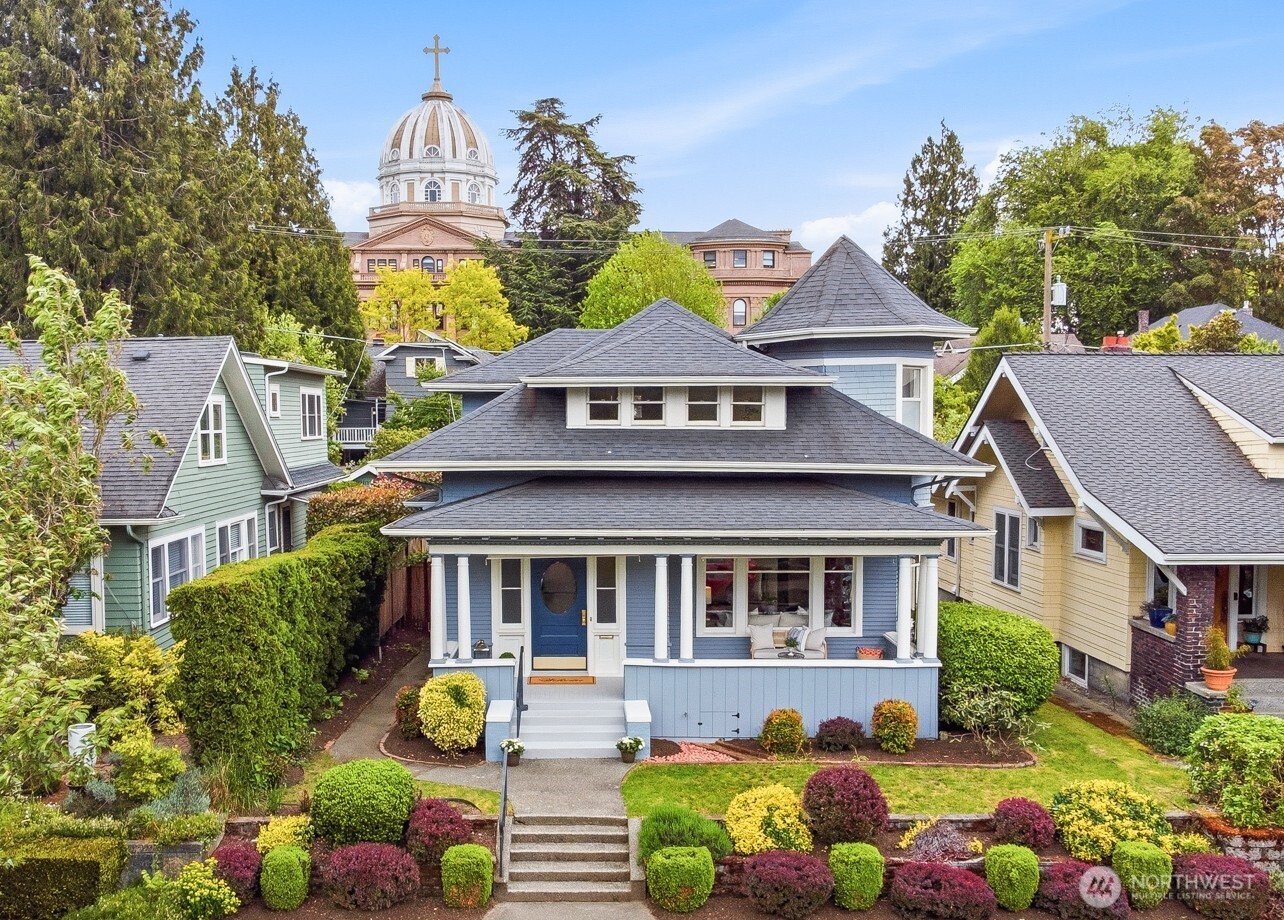 726 20th Avenue E Seattle WA 98112