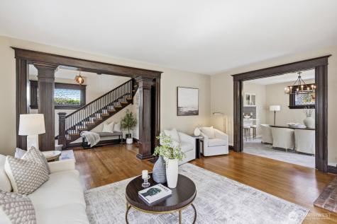 726 20th Avenue E Seattle WA 98112