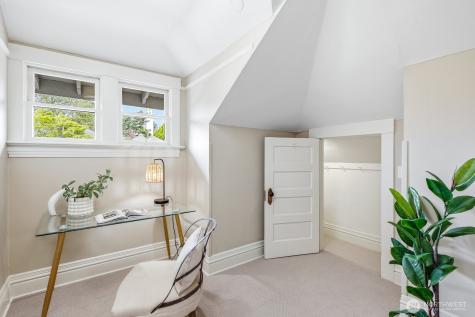 726 20th Avenue E Seattle WA 98112