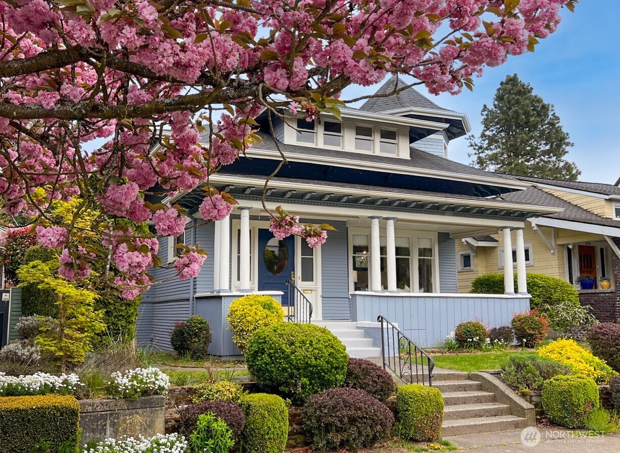 726 20th Avenue E Seattle WA 98112