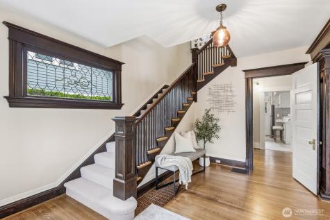 726 20th Avenue E Seattle WA 98112