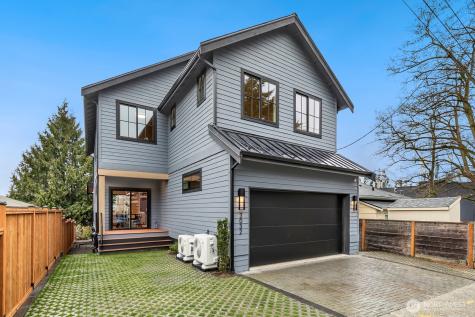 3032 NE Blakeley Street Seattle WA 98105