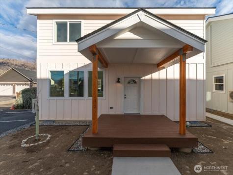 413 E Okanogan Avenue Chelan WA 98816