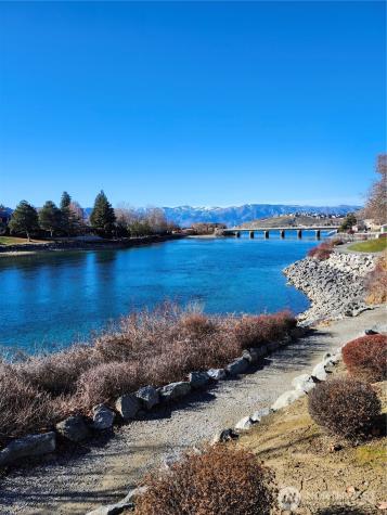 413 E Okanogan Avenue Chelan WA 98816