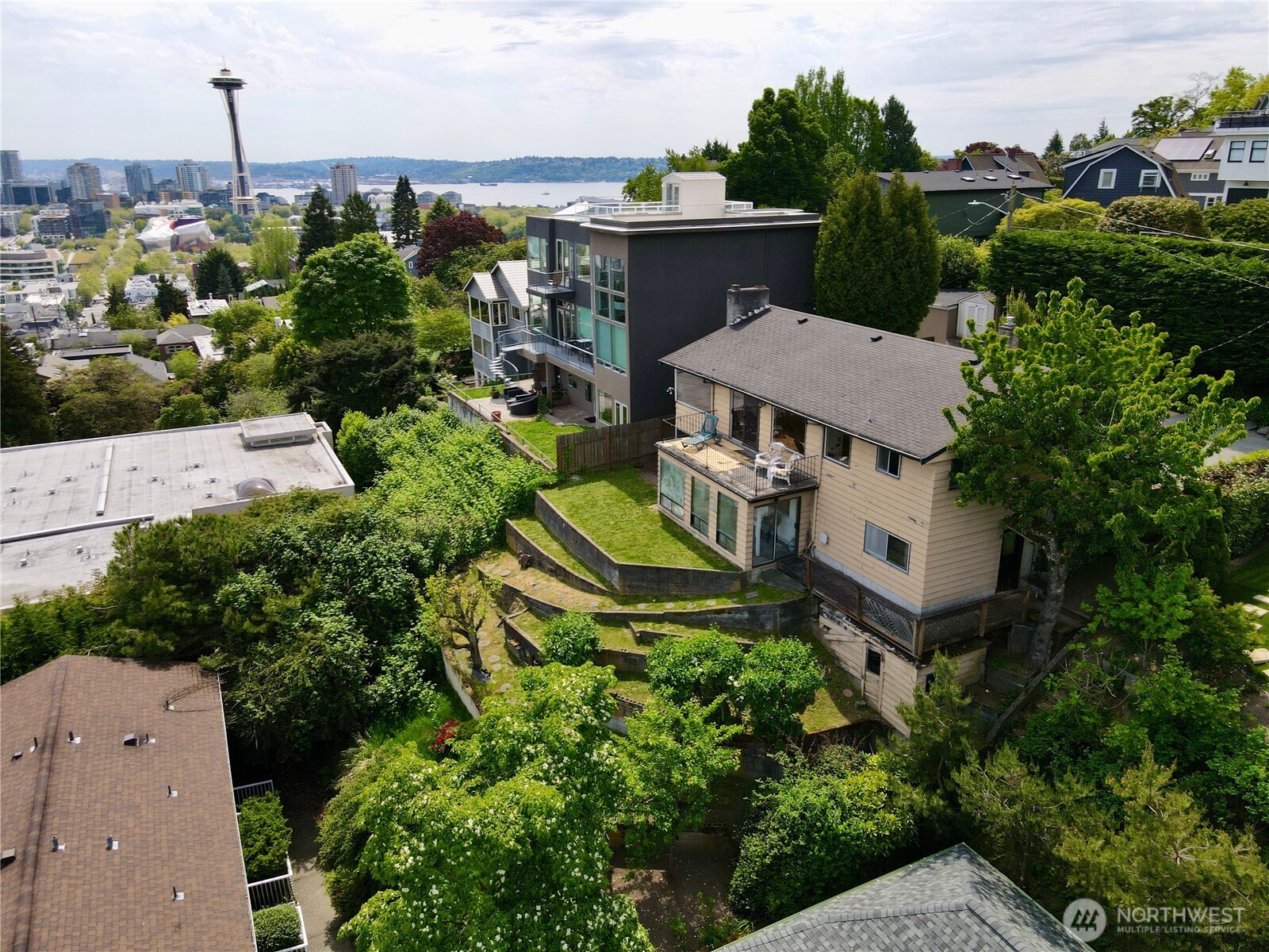 438 Comstock Place Seattle WA 98109