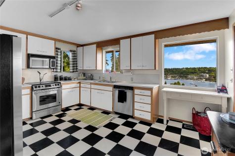 438 Comstock Place Seattle WA 98109