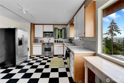 438 Comstock Place Seattle WA 98109