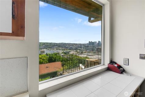 438 Comstock Place Seattle WA 98109